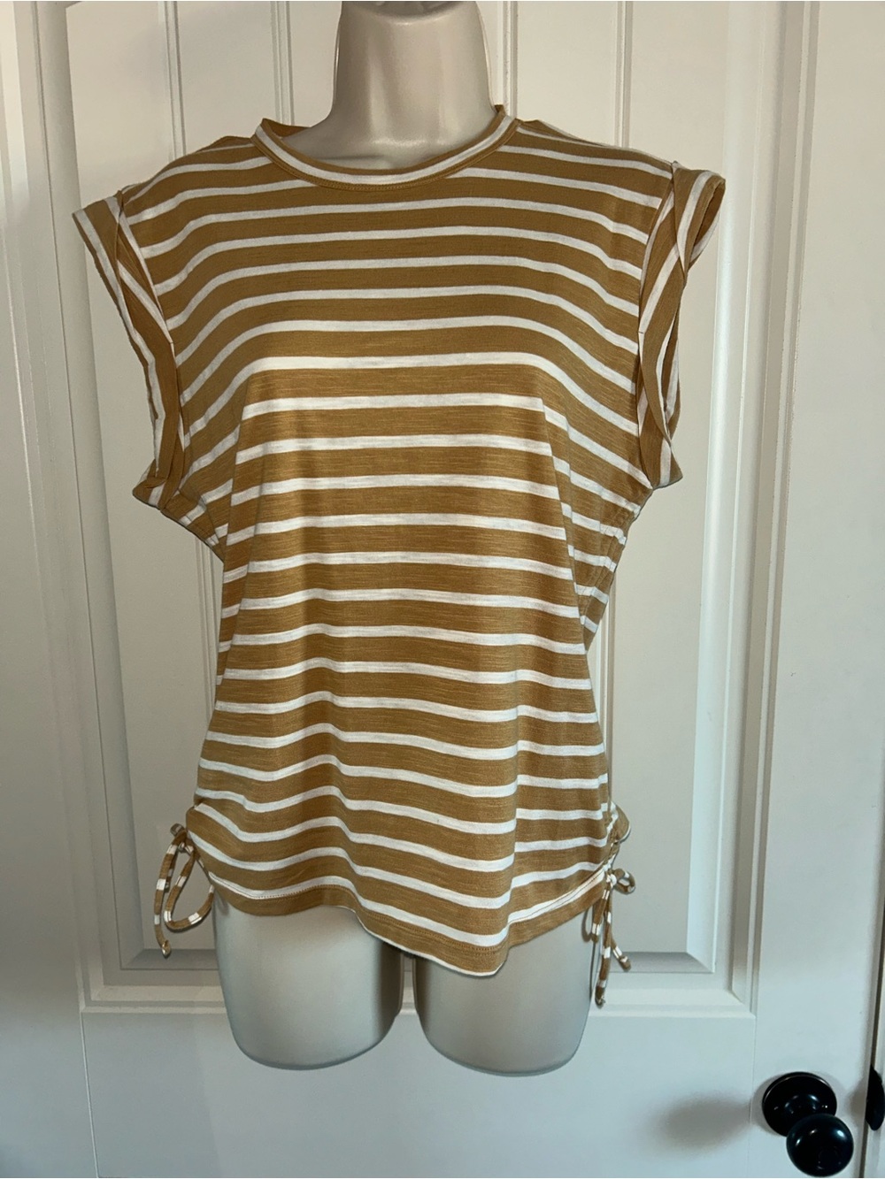 NWT DKNY Women’s Striped Cap-Sleeve Top - White & Khaki Sz M